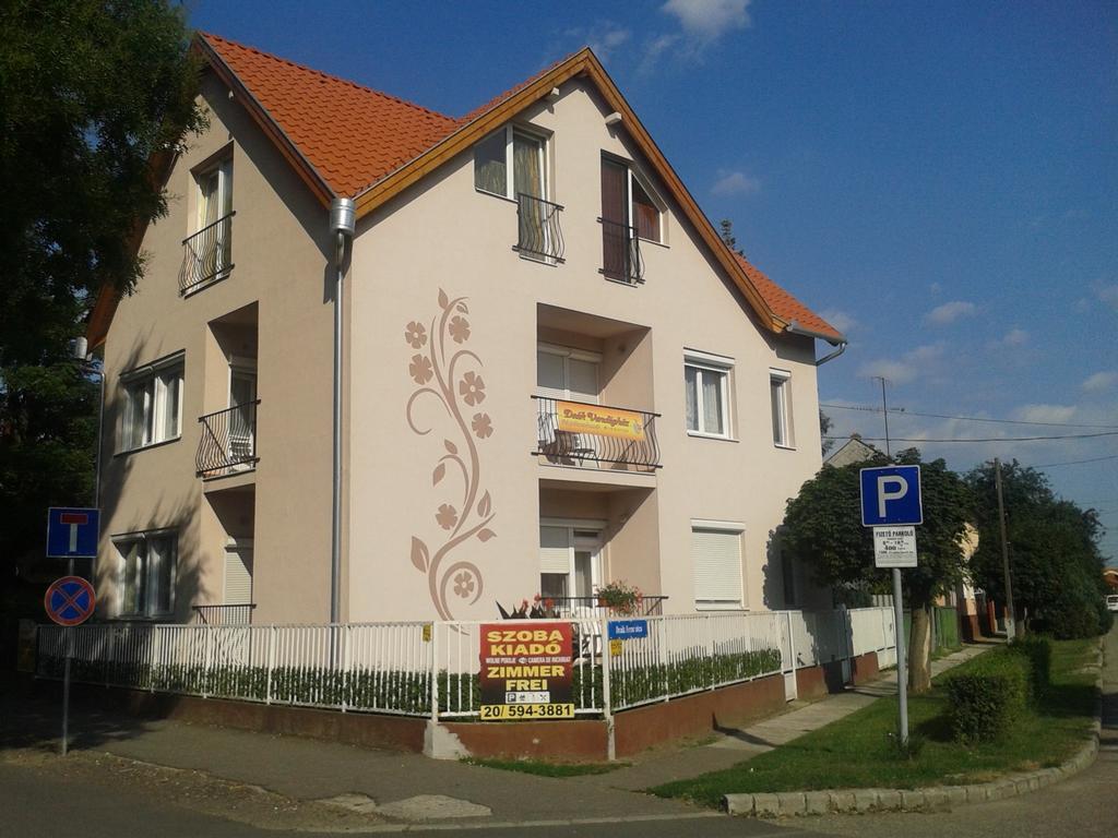 Deak Vendeghaz Apartman Hotel Hajduszoboszlo Exterior photo