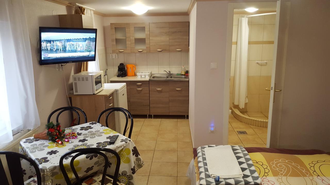 Deak Vendeghaz Apartman Hotel Hajduszoboszlo Exterior photo
